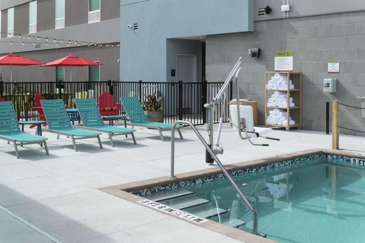 Home2 Suites By Hilton Jacksonville Airport Bagian luar foto